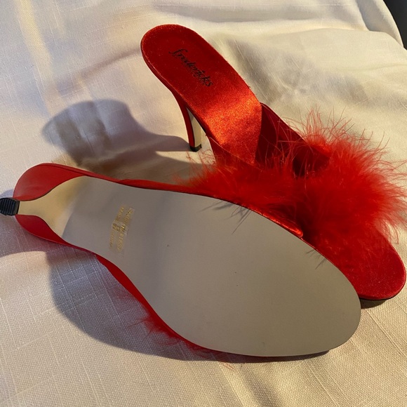 Fredricks of Hollywood red slip on’s , size 9 - Picture 2 of 3